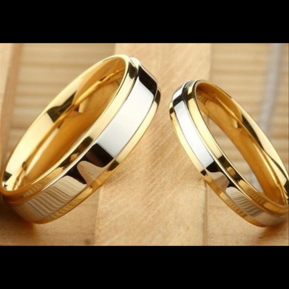 Wedding ring set, 18k gold plated, sizes 9 & 10 - Picture 2 of 4